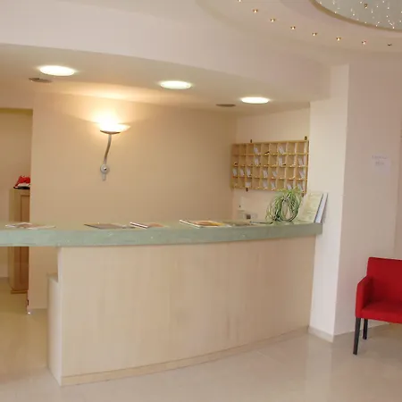 Szálloda Glyfada Beach Hotel